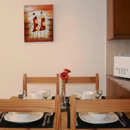 2 Bedroom Poolside E9 Appartamento