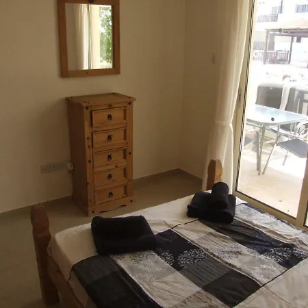2 Bedroom Poolside E9 Appartamento Peyia