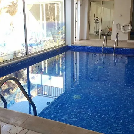 2 Bedroom Poolside E9