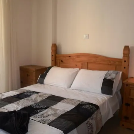 2 Bedroom Poolside E9