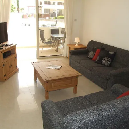 Apartment 2 Bedroom Poolside E9 Peyia
