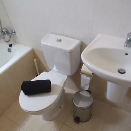 Apartman 2 Bedroom Poolside E9 *