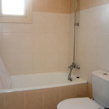 2 Bedroom Poolside E9 Apartman Péjia