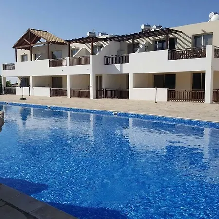Apartman 2 Bedroom Poolside E9 *